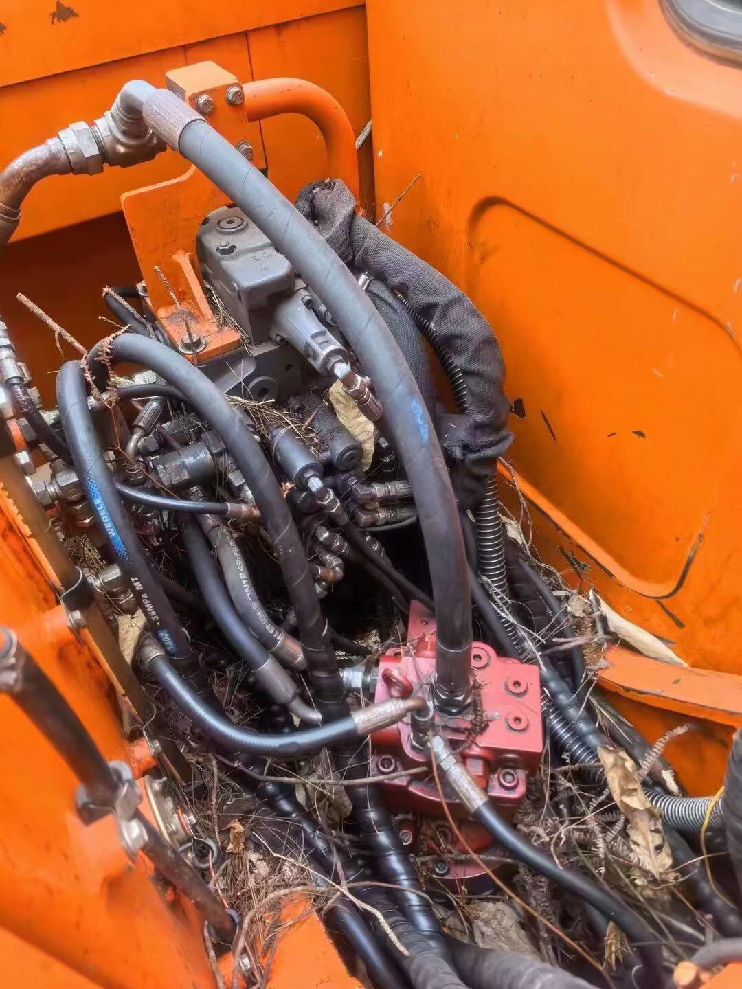 Buy Doosan DH80 Used Excavator / 4 Buy Doosan DH80 Used Excavator / 4