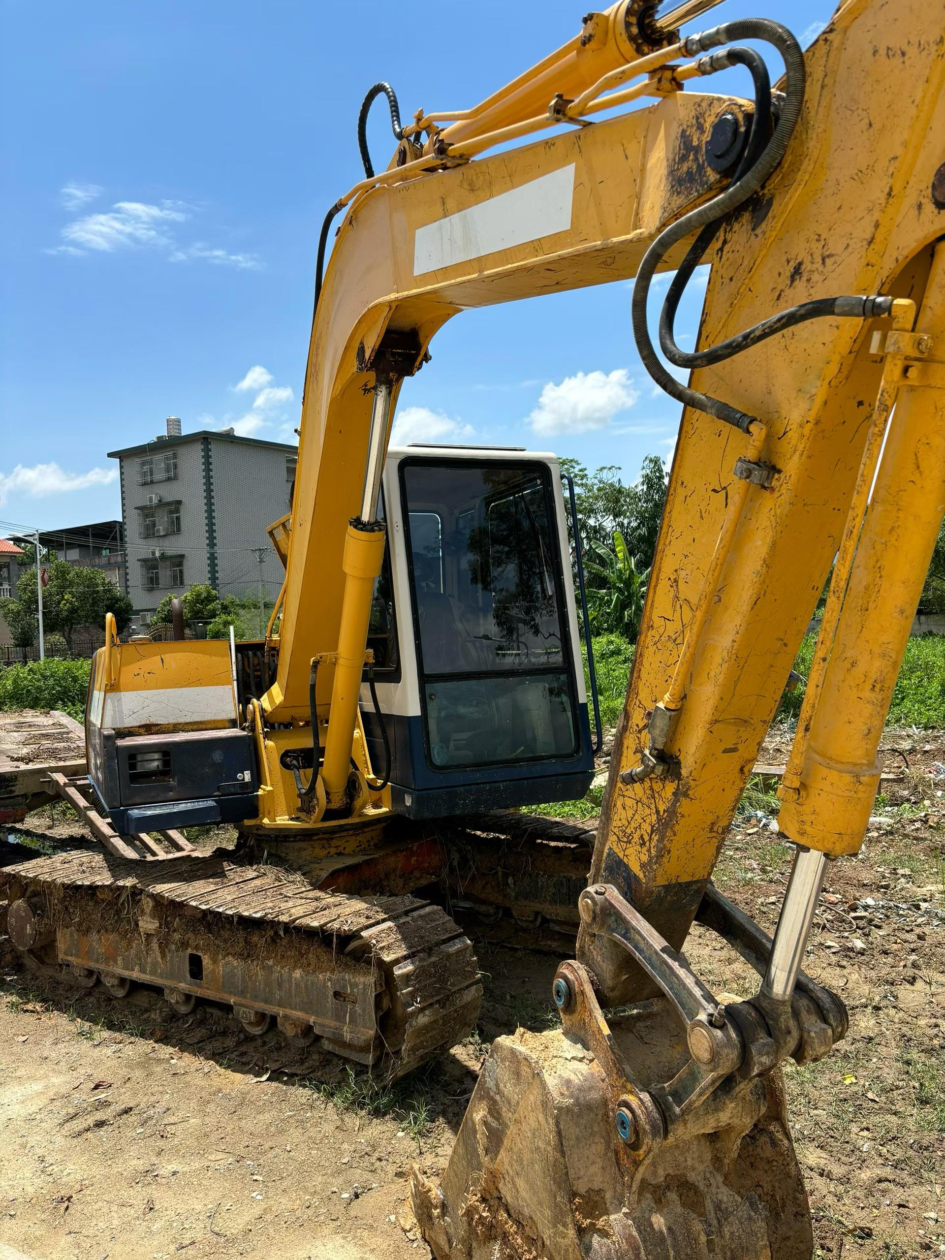 Buy Komatsu PC60-6 Used Excavator / 1