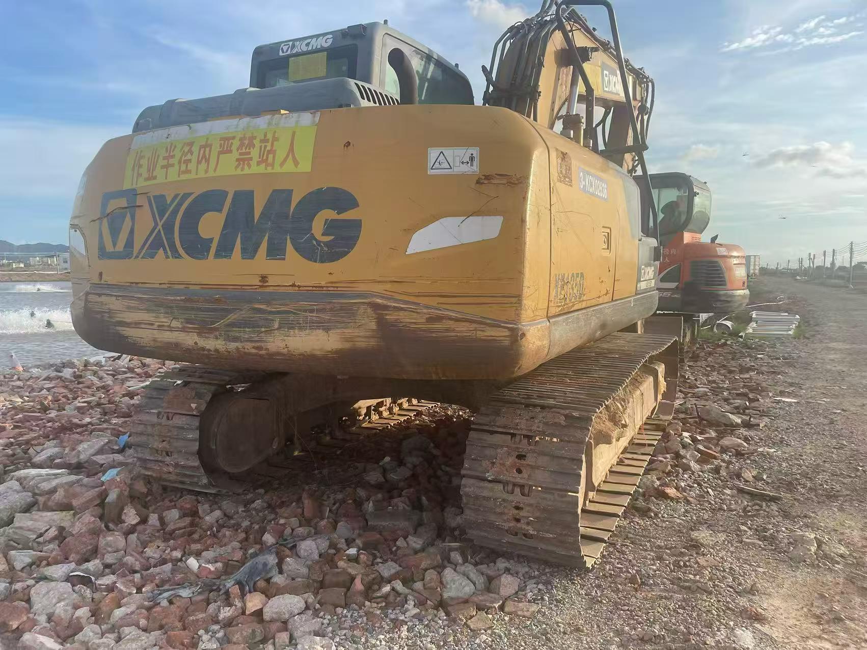 Buy XCMG XE135B Used Excavator / 2 Buy XCMG XE135B Used Excavator / 2