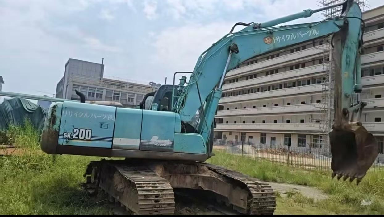Buy Kobelco SK200-10 Used Excavator / 1