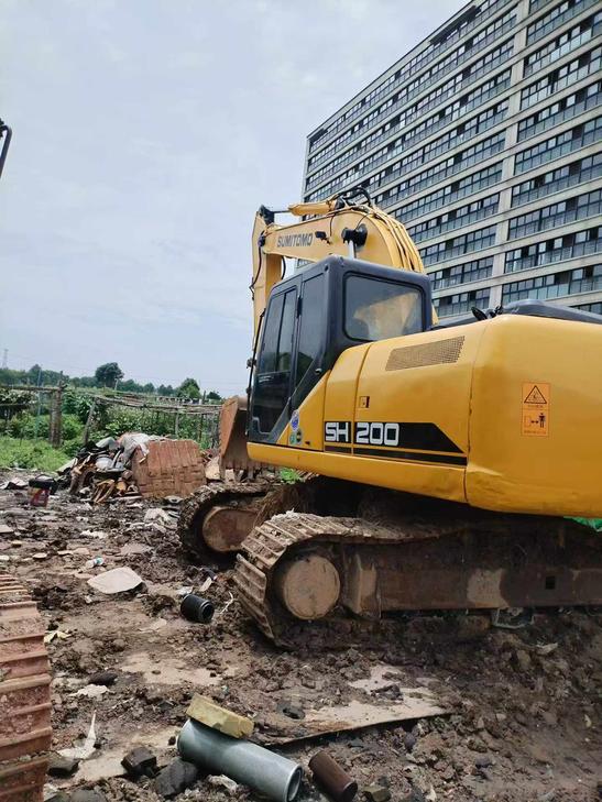 Buy Sumitomo SH200 Used Excavator / 1