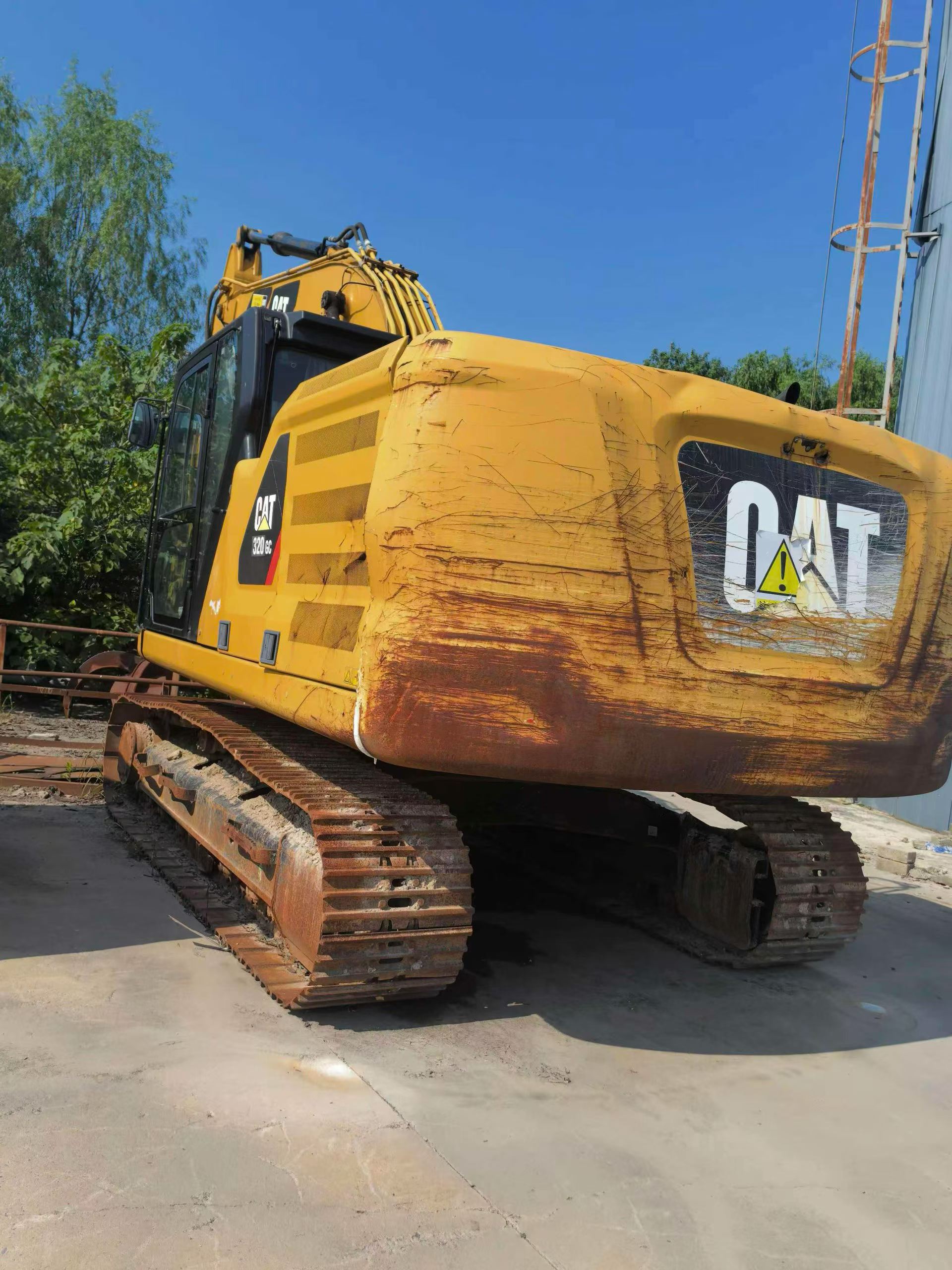 Buy Caterpillar 320GC Used Excavator / 1