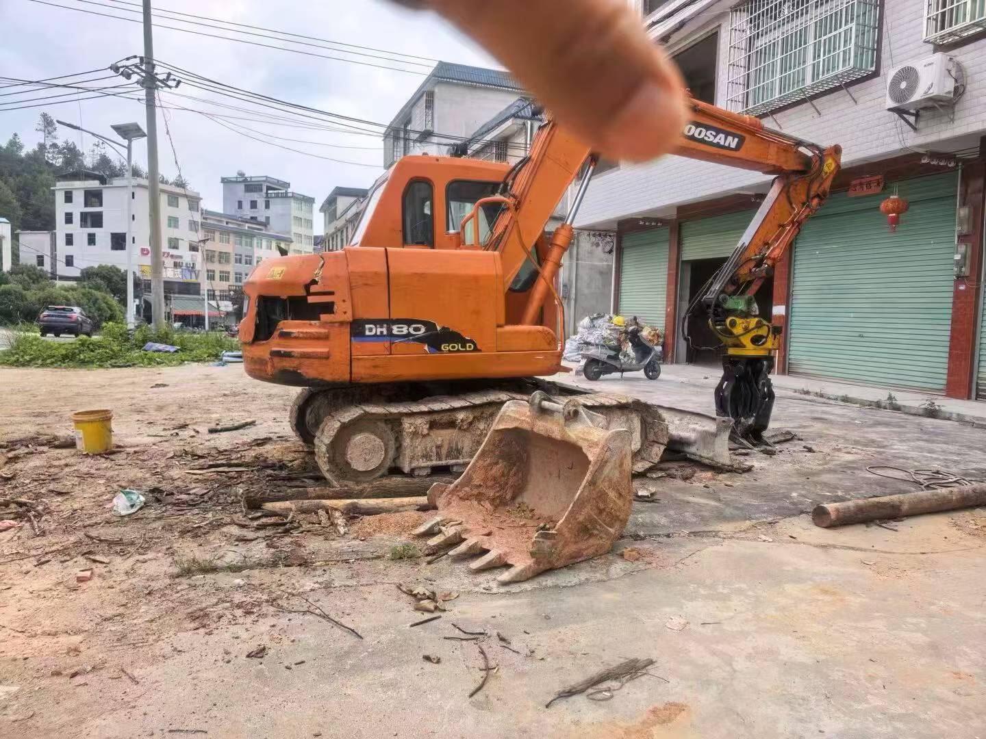 Buy Doosan DH80 Used Excavator / 1
