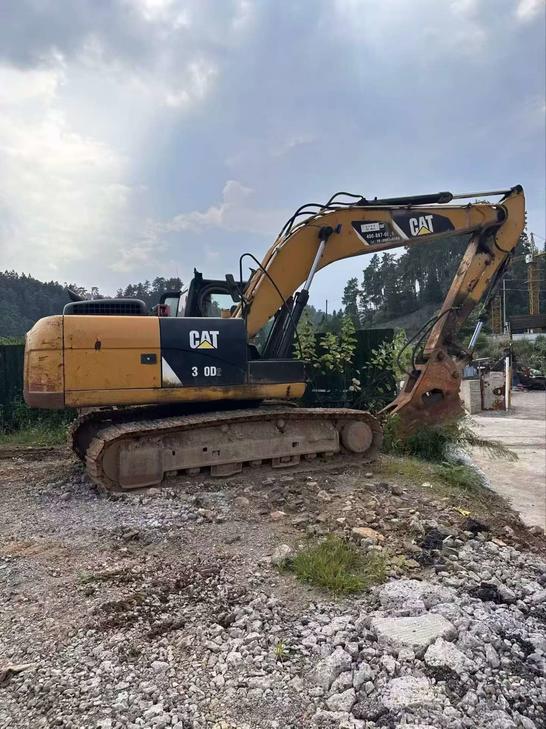 Buy Caterpillar 320D Used Excavator / 1