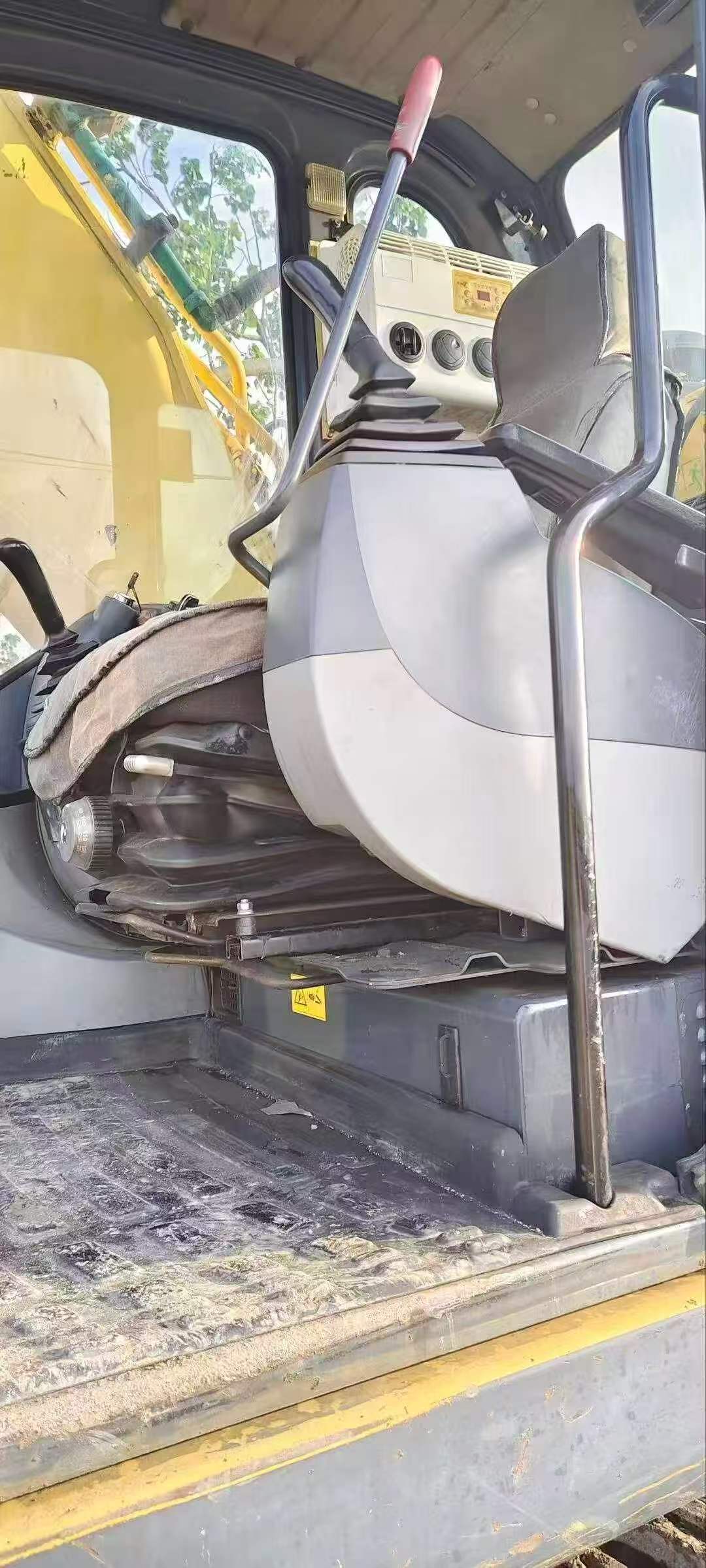 Buy Kobelco SK200 Used Excavator / 3 Buy Kobelco SK200 Used Excavator / 3