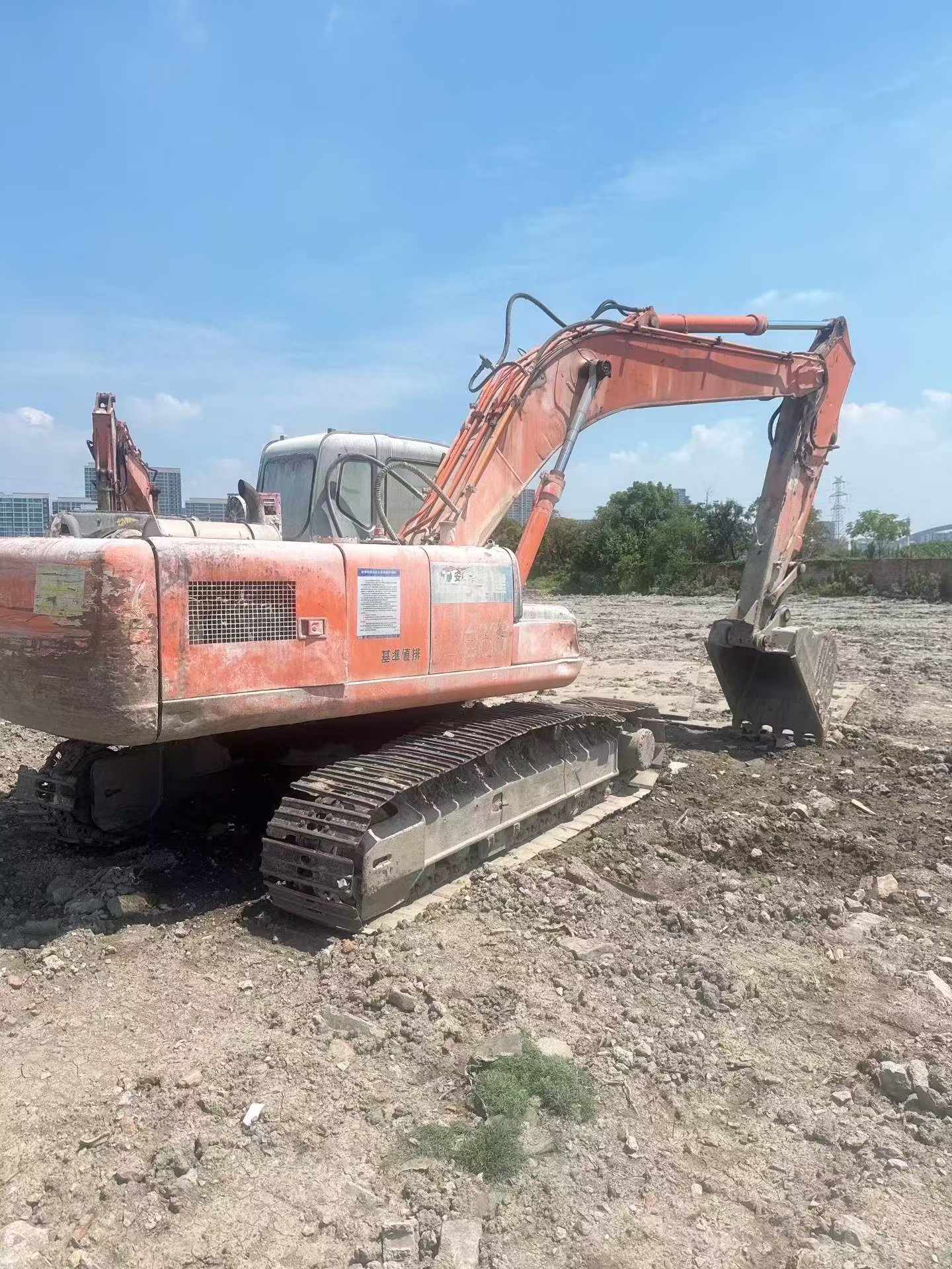 Buy Hitachi ZX200-6 Used Excavator / 3 Buy Hitachi ZX200-6 Used Excavator / 3