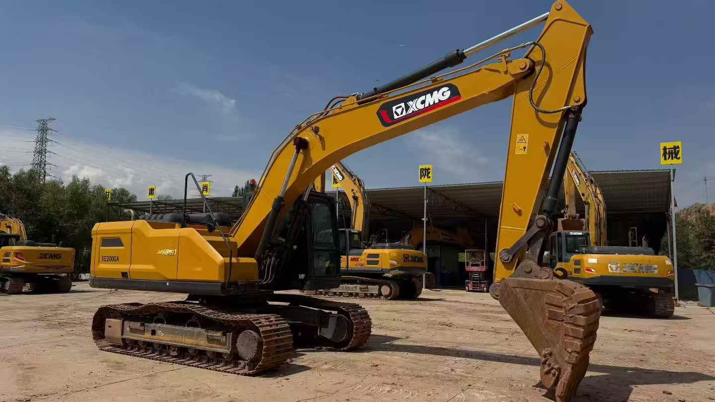 Compre Excavadora XCMG XE200 Usada / 2