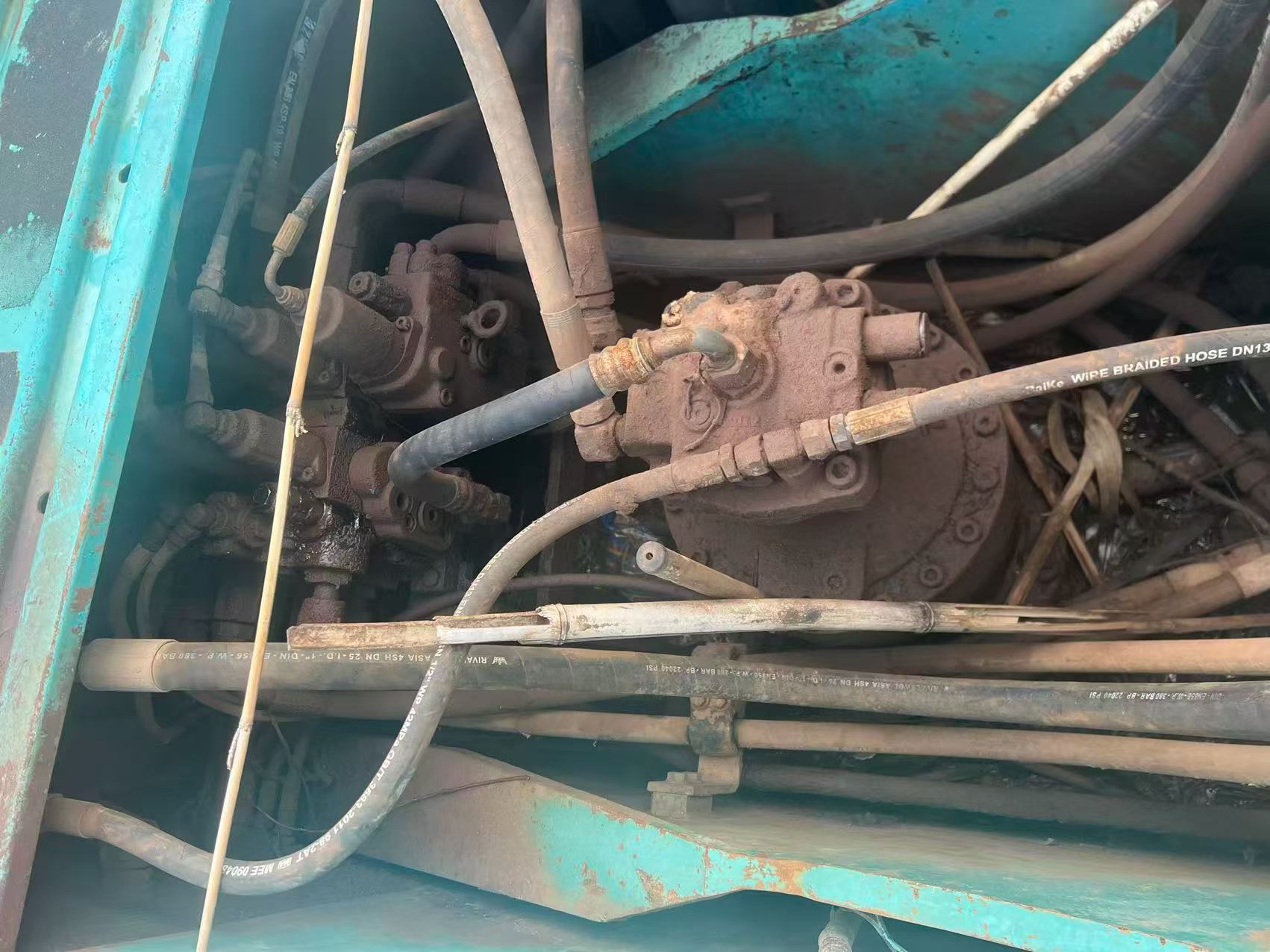 Buy Kobelco SK230-6 Used Excavator / 7 Buy Kobelco SK230-6 Used Excavator / 7