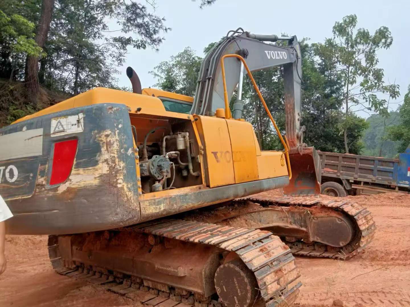 Buy Volvo EC210B Used Excavator / 2 Buy Volvo EC210B Used Excavator / 2