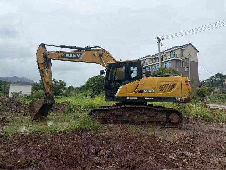 Buy Sany SY215C Used Excavator / 1