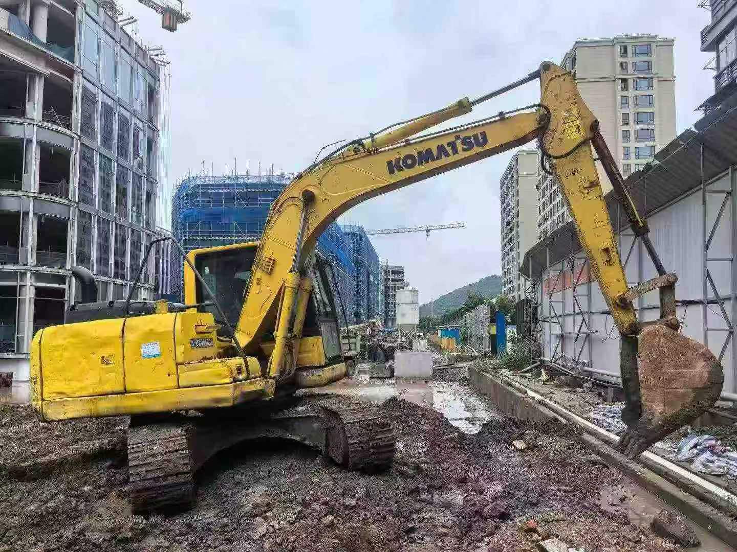 Buy Komatsu PC110-7 Used Excavator / 1