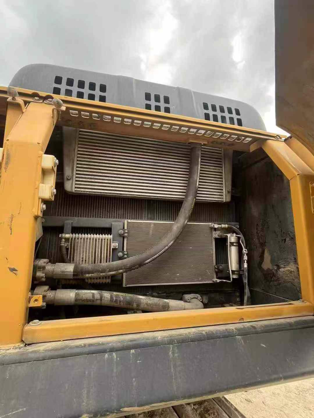 Buy XCMG XE400T Used Excavator / 3 Buy XCMG XE400T Used Excavator / 3