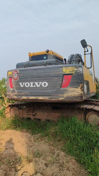 Buy Volvo L120E Used Excavator / 1