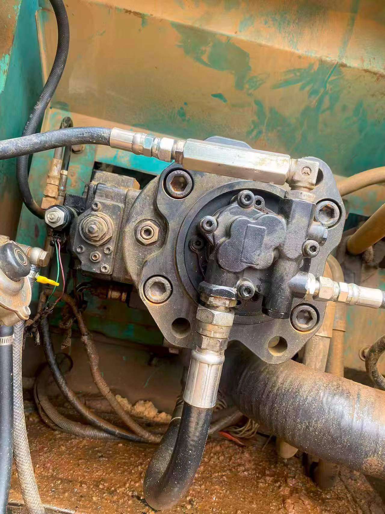 Buy Kobelco SK210 Used Excavator / 3 Buy Kobelco SK210 Used Excavator / 3