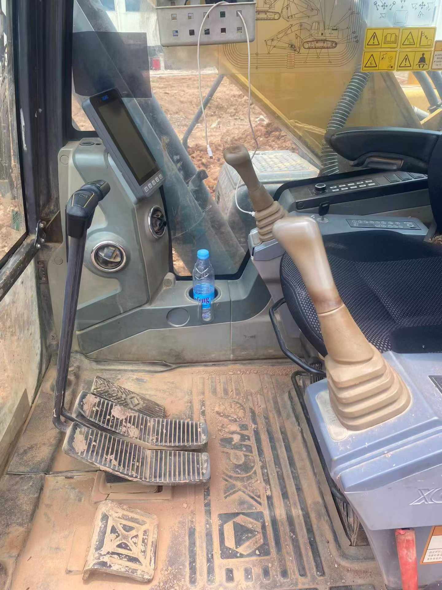 Buy XCMG XE200 Used Excavator / 5 Buy XCMG XE200 Used Excavator / 5