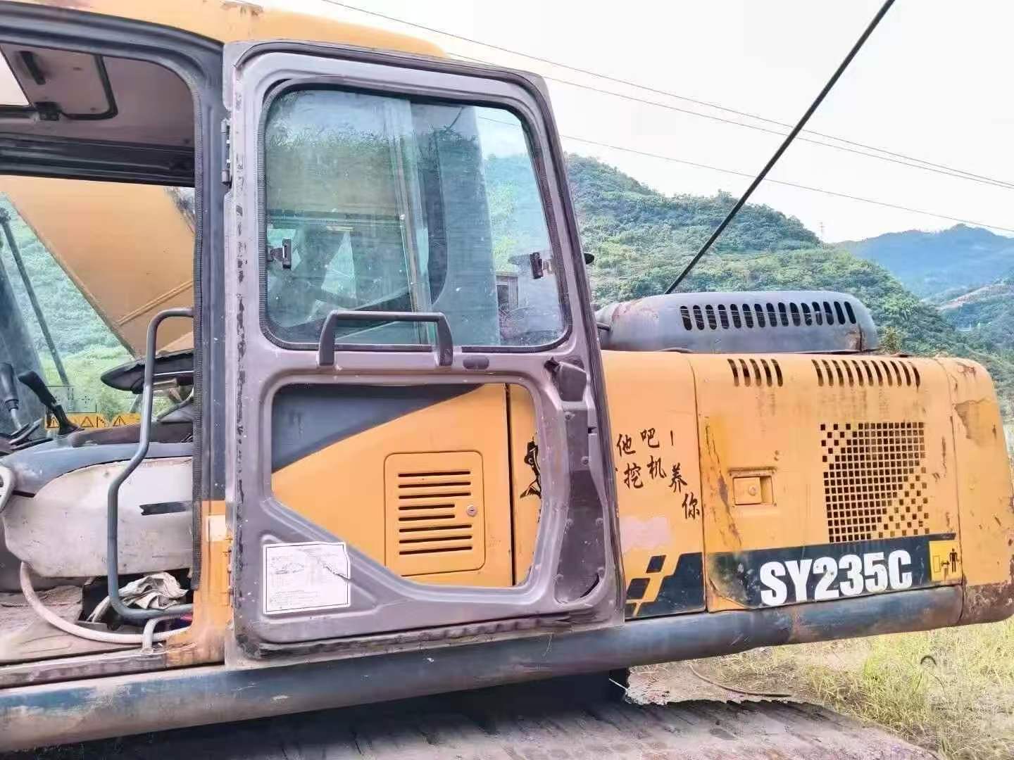 Buy Sany SY215C-8 Used Excavator / 1