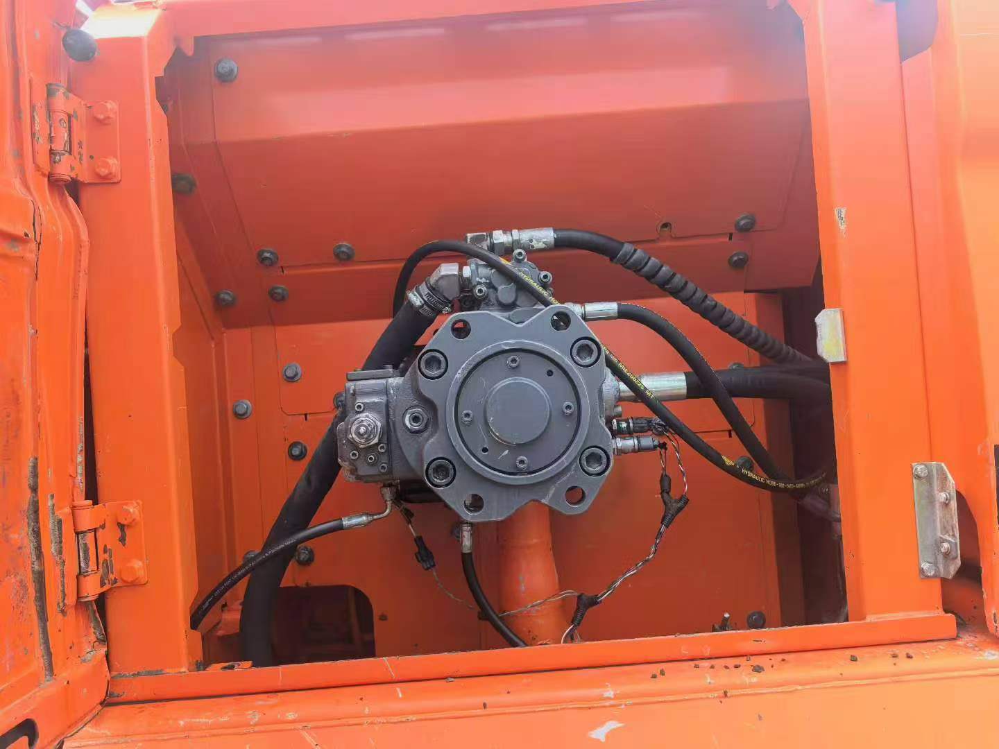 Compre Escavadeira Doosan DX260LC Usada / 5
