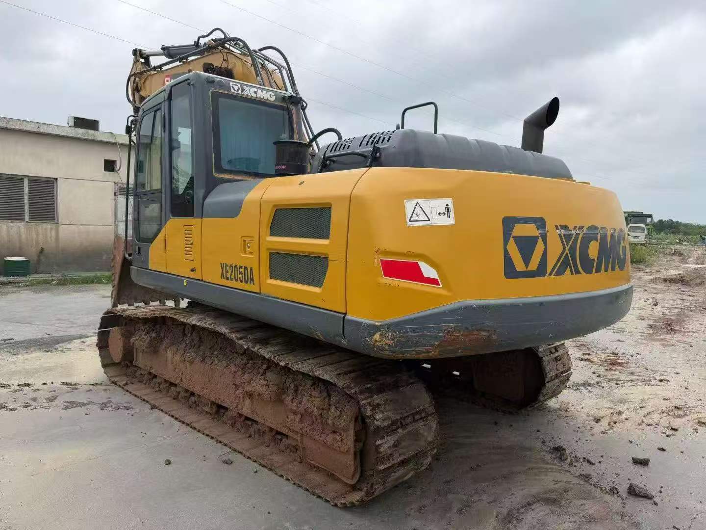 Buy XCMG XE205DA Used Excavator / 1