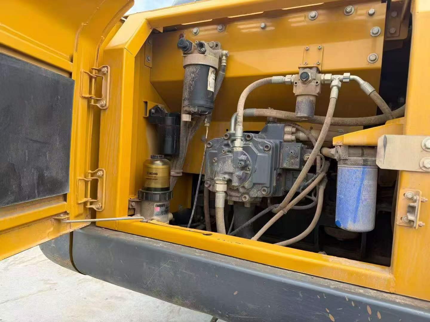 Buy XCMG XE205DA Used Excavator / 4 Buy XCMG XE205DA Used Excavator / 4
