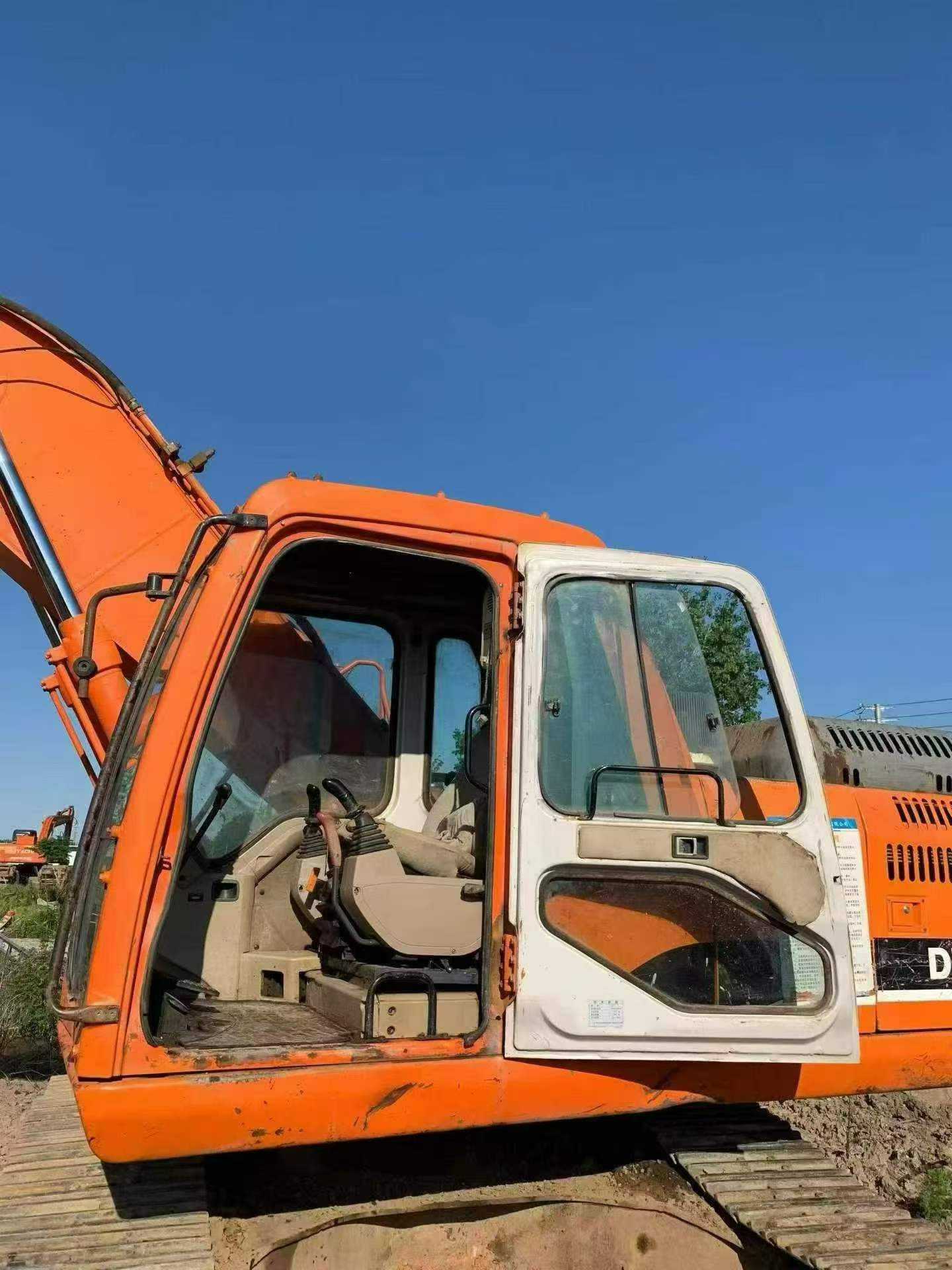 Buy Doosan DH215-9 Used Excavator / 7 Buy Doosan DH215-9 Used Excavator / 7