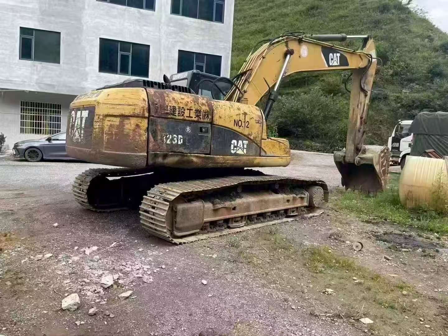 Buy Caterpillar 323 Used Excavator / 3 Buy Caterpillar 323 Used Excavator / 3