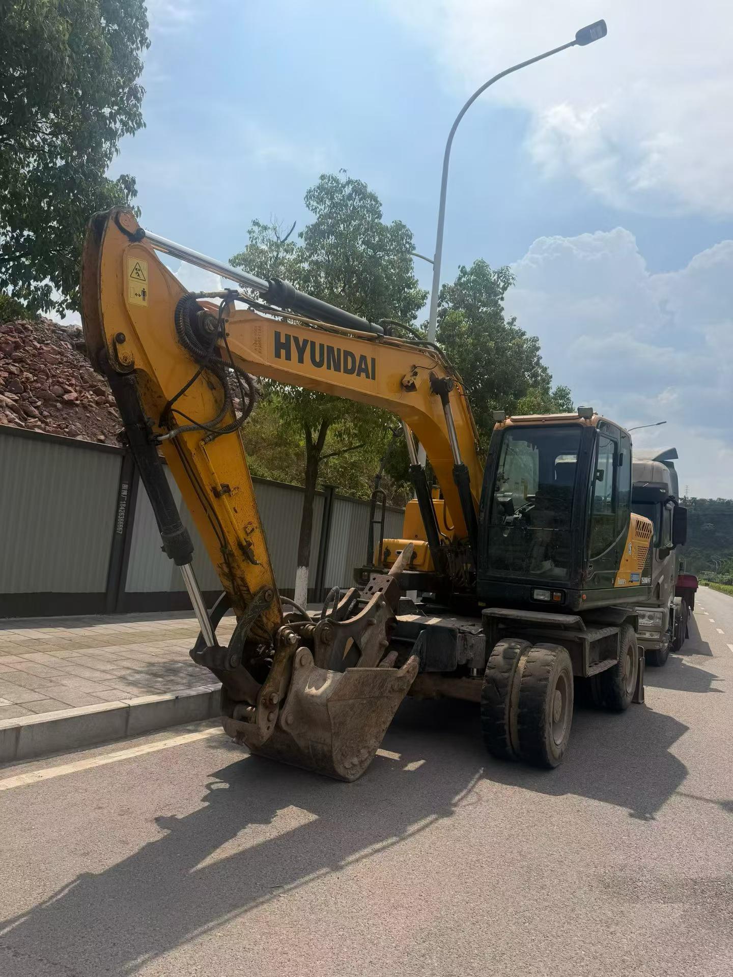 Buy Hyundai R150-7 Used Excavator / 1