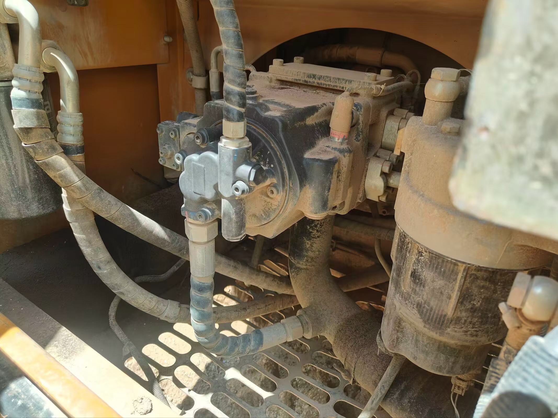 Buy Sany SY135 Used Excavator / 4 Buy Sany SY135 Used Excavator / 4