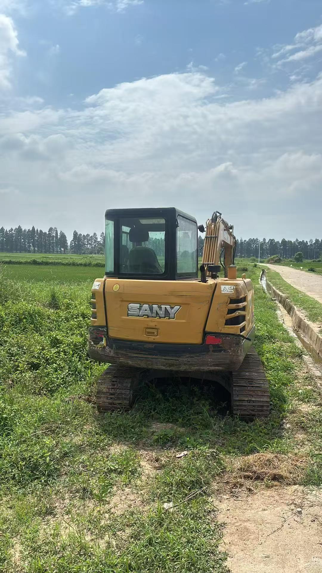 Buy Sany SY55 Used Excavator / 1