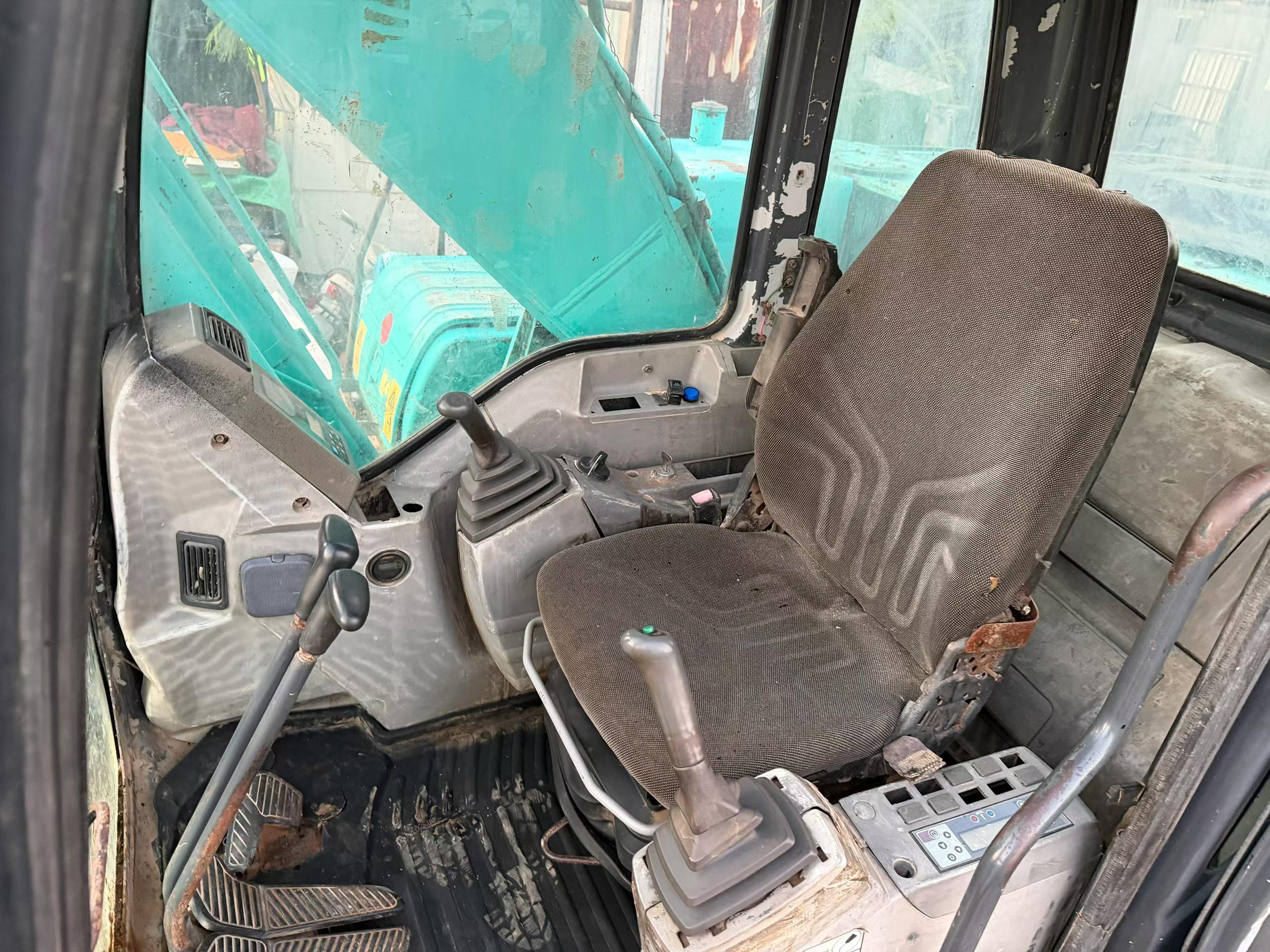 Buy Kobelco SK210-6E Used Excavator / 4 Buy Kobelco SK210-6E Used Excavator / 4