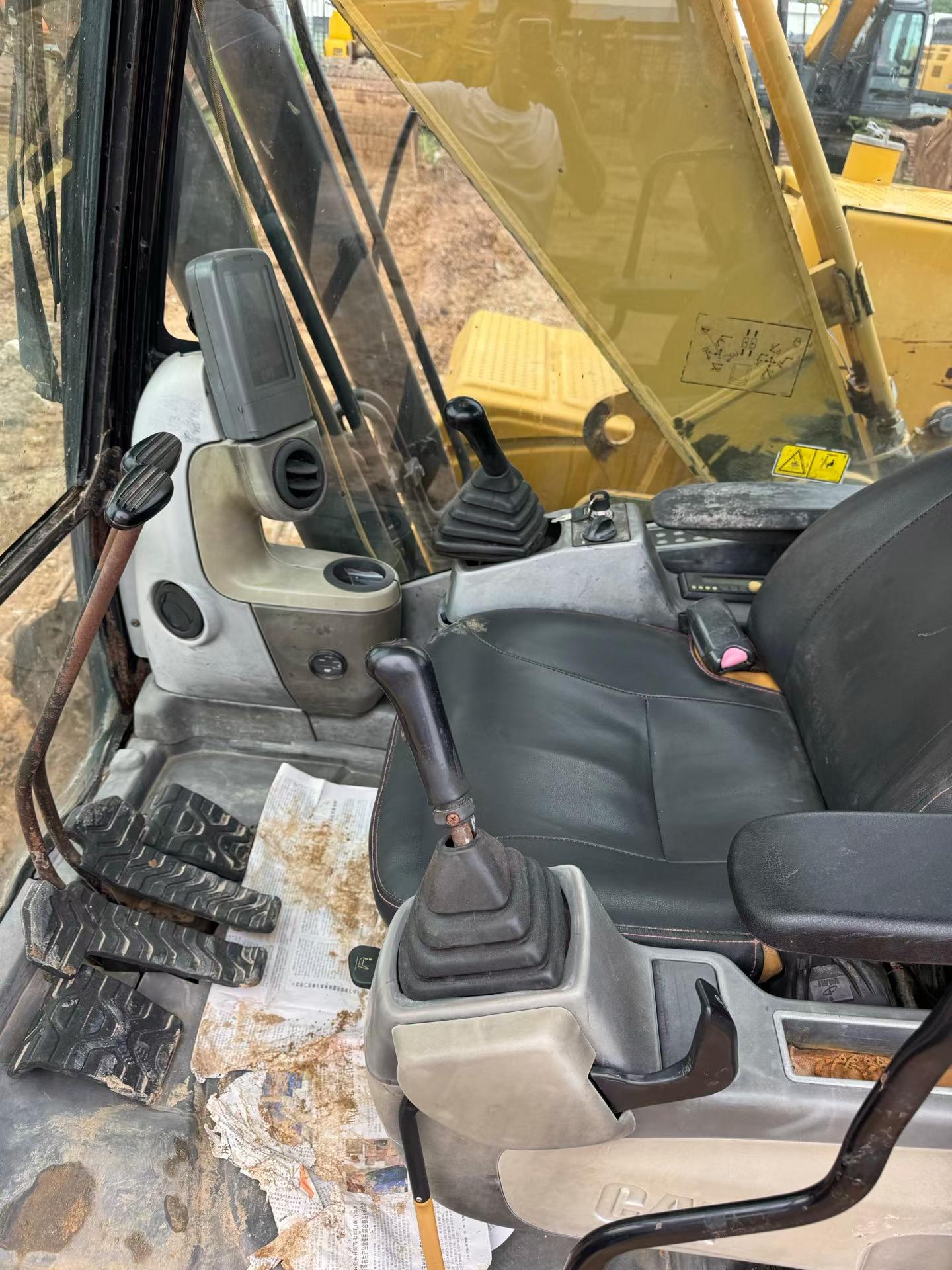 Buy Caterpillar 320D Used Excavator / 4 Buy Caterpillar 320D Used Excavator / 4