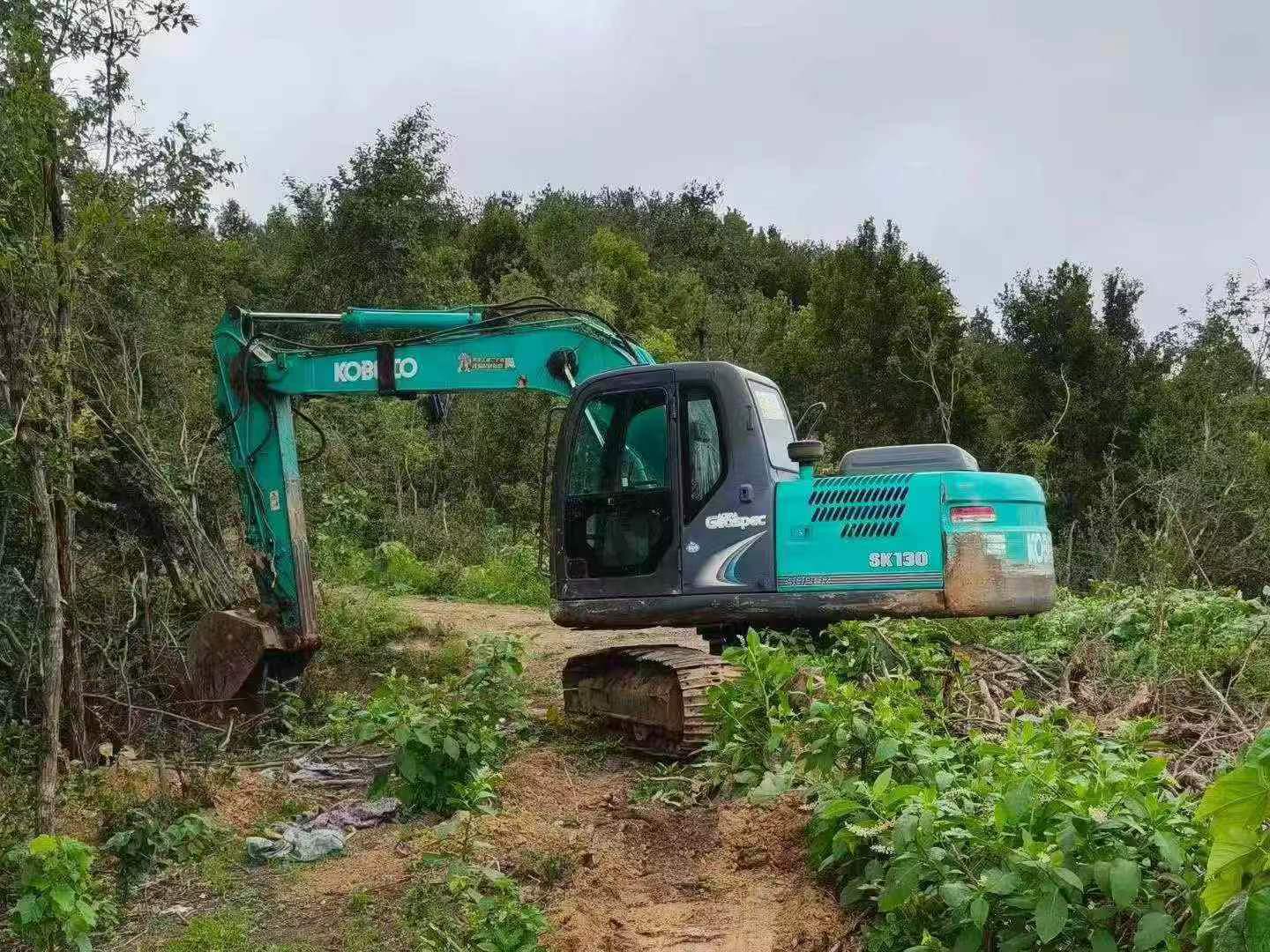 Buy Kobelco SK130 Used Excavator / 2 Buy Kobelco SK130 Used Excavator / 2