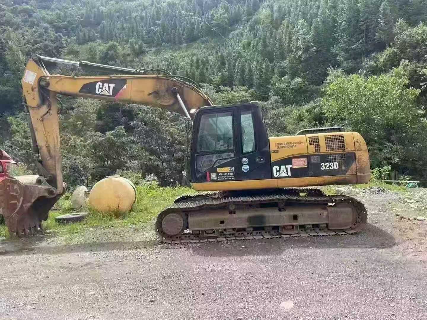 Buy Caterpillar 323 Used Excavator / 1