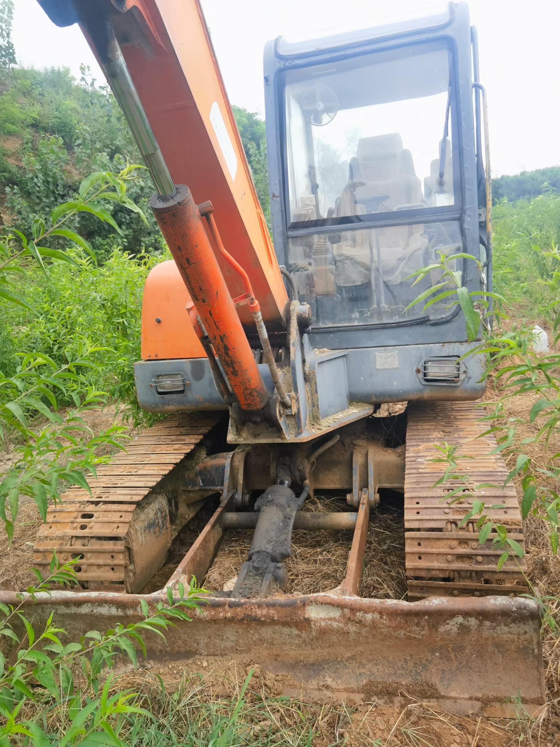 Buy Doosan DH55 Used Excavator / 3 Buy Doosan DH55 Used Excavator / 3