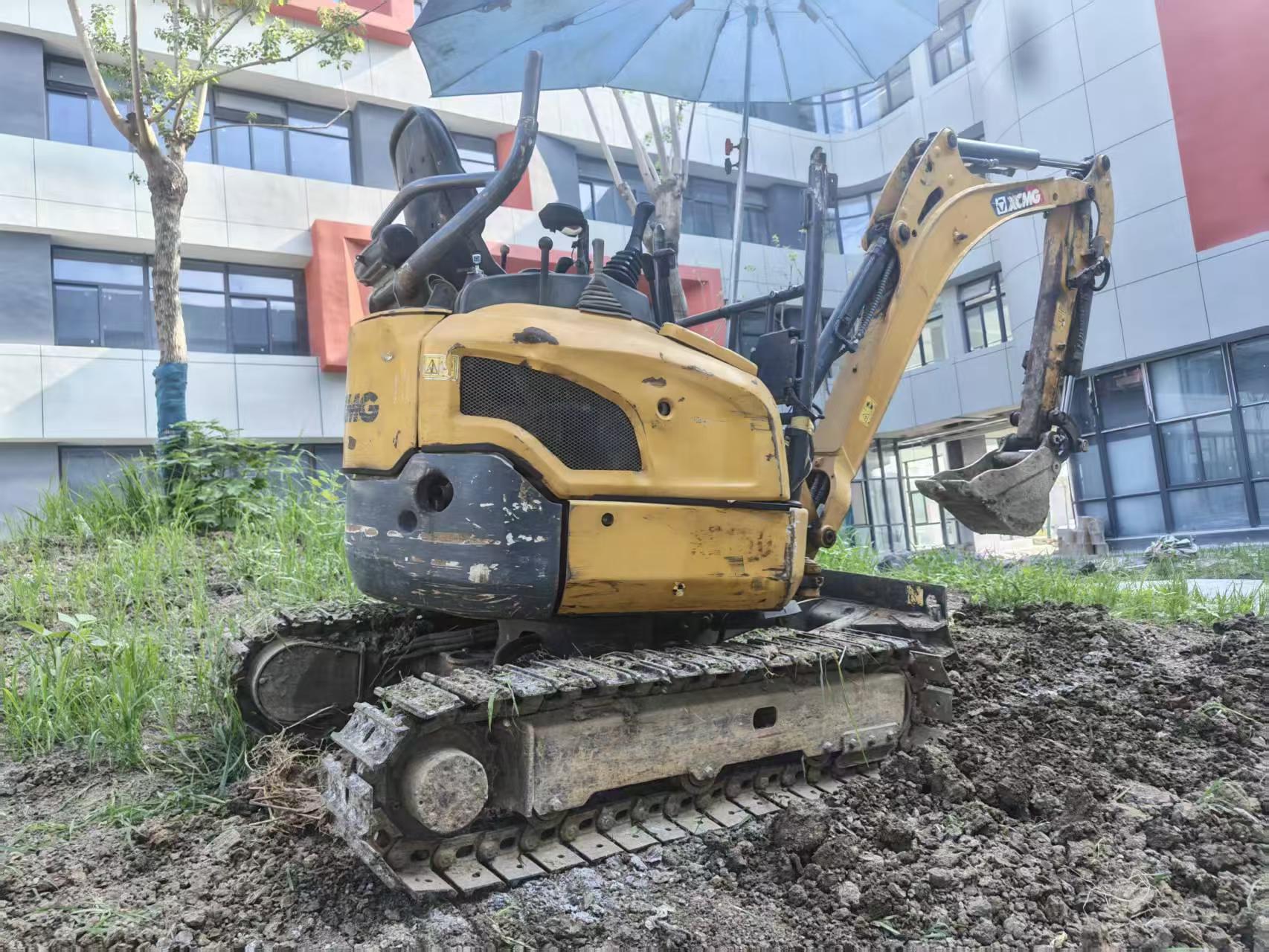 Buy XCMG XE15 Used Excavator / 1