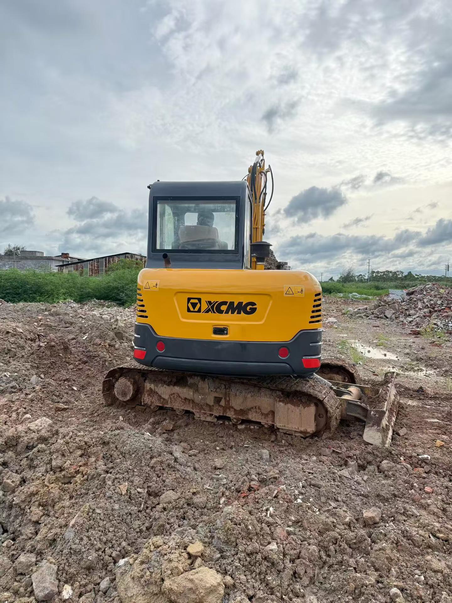 Buy XCMG XE65D Used Excavator / 3 Buy XCMG XE65D Used Excavator / 3