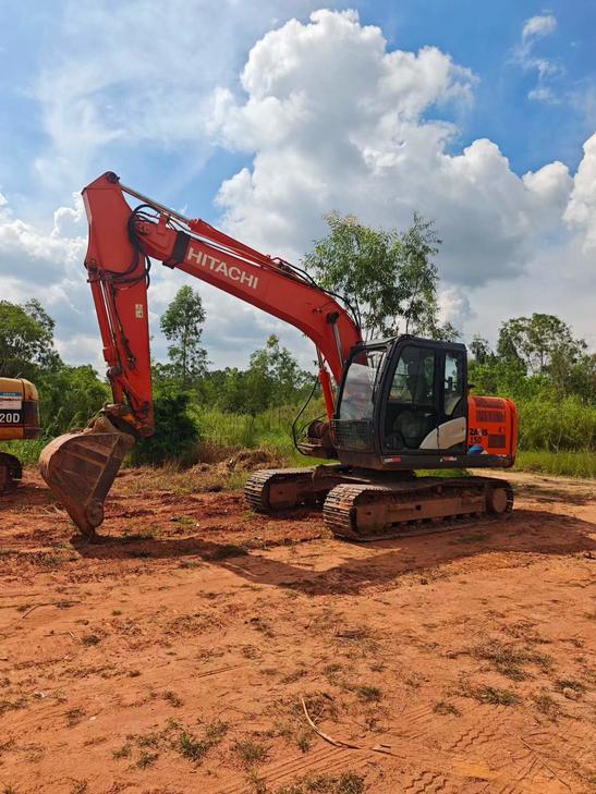 Buy Hitachi ZX130H Used Excavator / 1