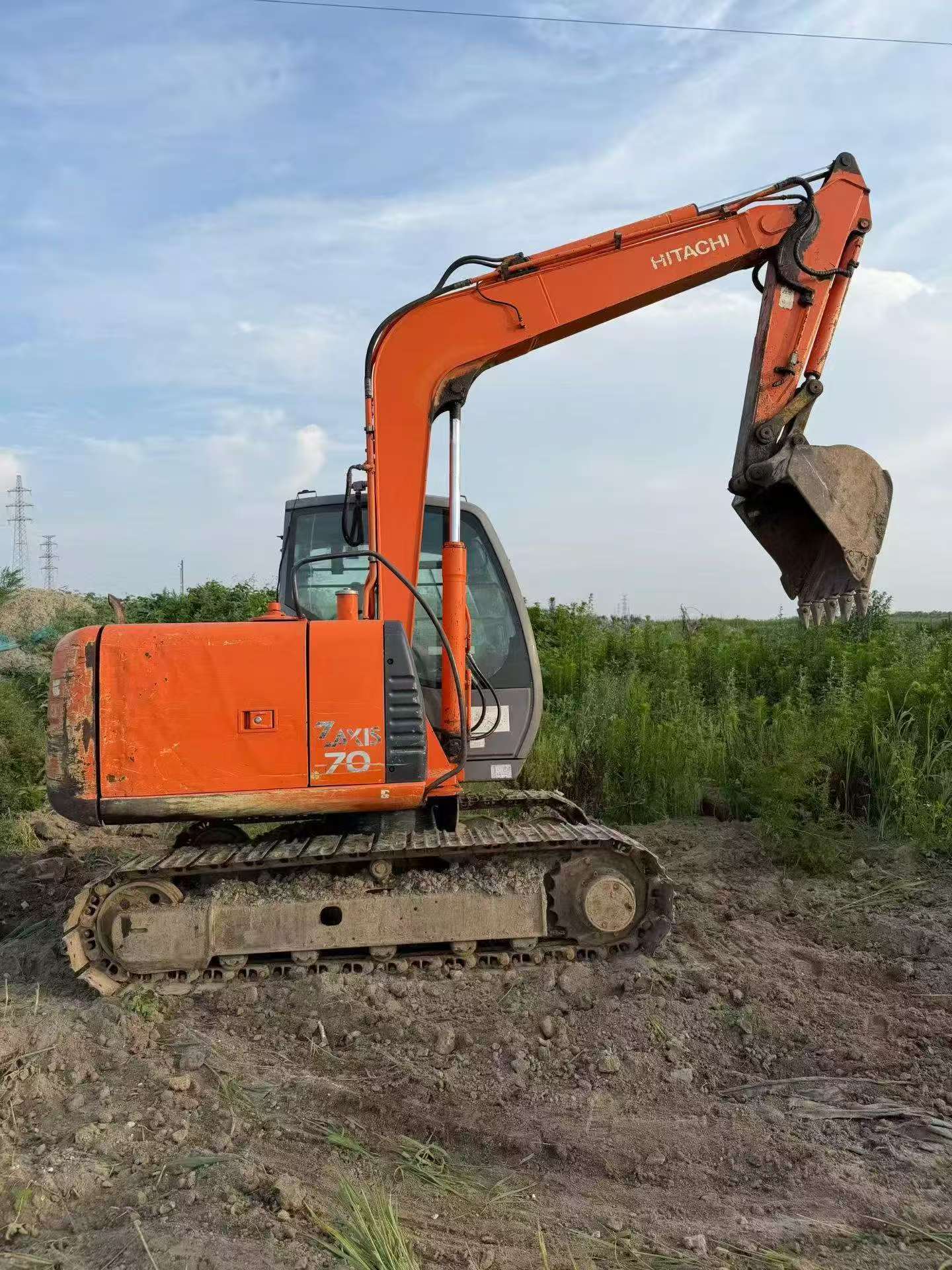 Buy Hitachi EX70 Used Excavator / 1
