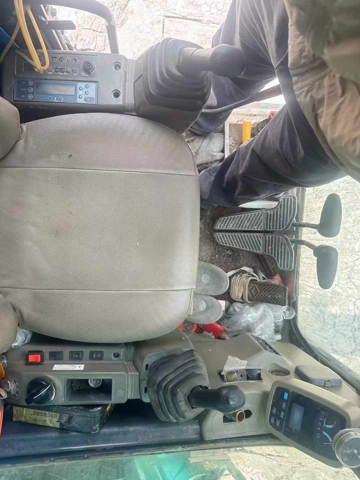 Buy Kobelco SK135 Used Excavator / 7