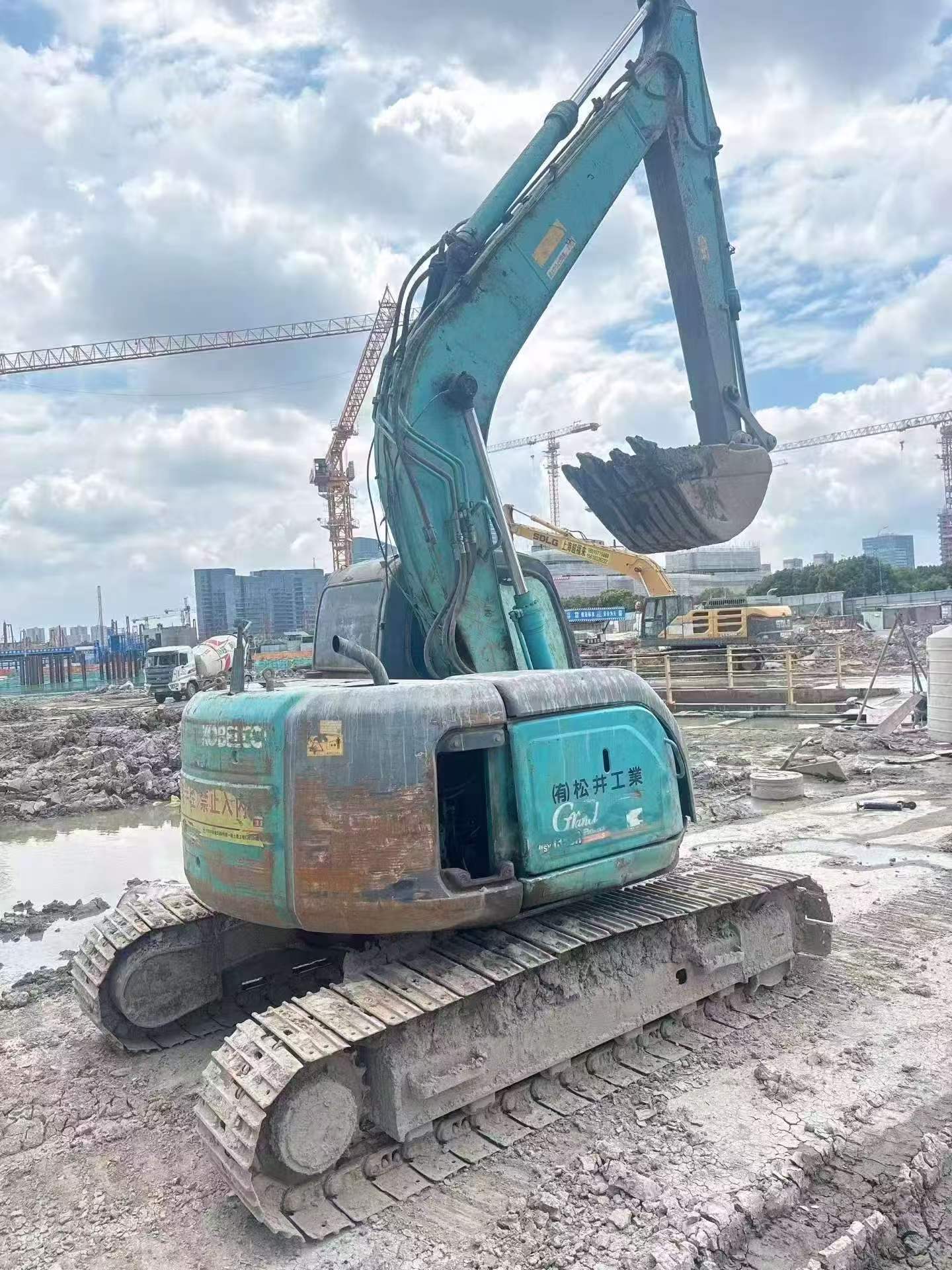 Buy Kobelco SK135 Used Excavator / 3 Buy Kobelco SK135 Used Excavator / 3