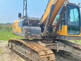 Buy XCMG XE200D Used Excavator / 2 Buy XCMG XE200D Used Excavator / 2