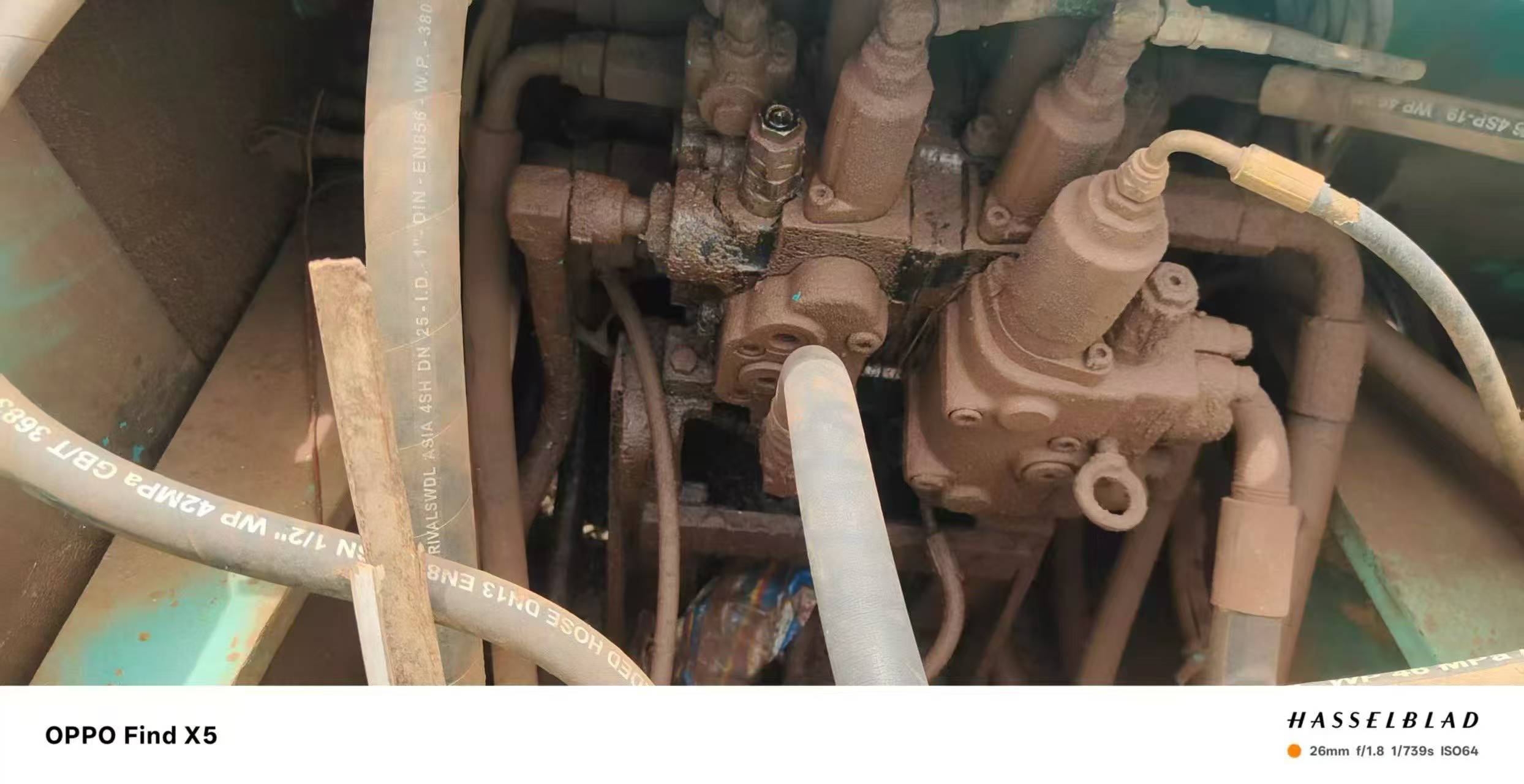 Buy Kobelco SK230-6E Used Excavator / 3 Buy Kobelco SK230-6E Used Excavator / 3