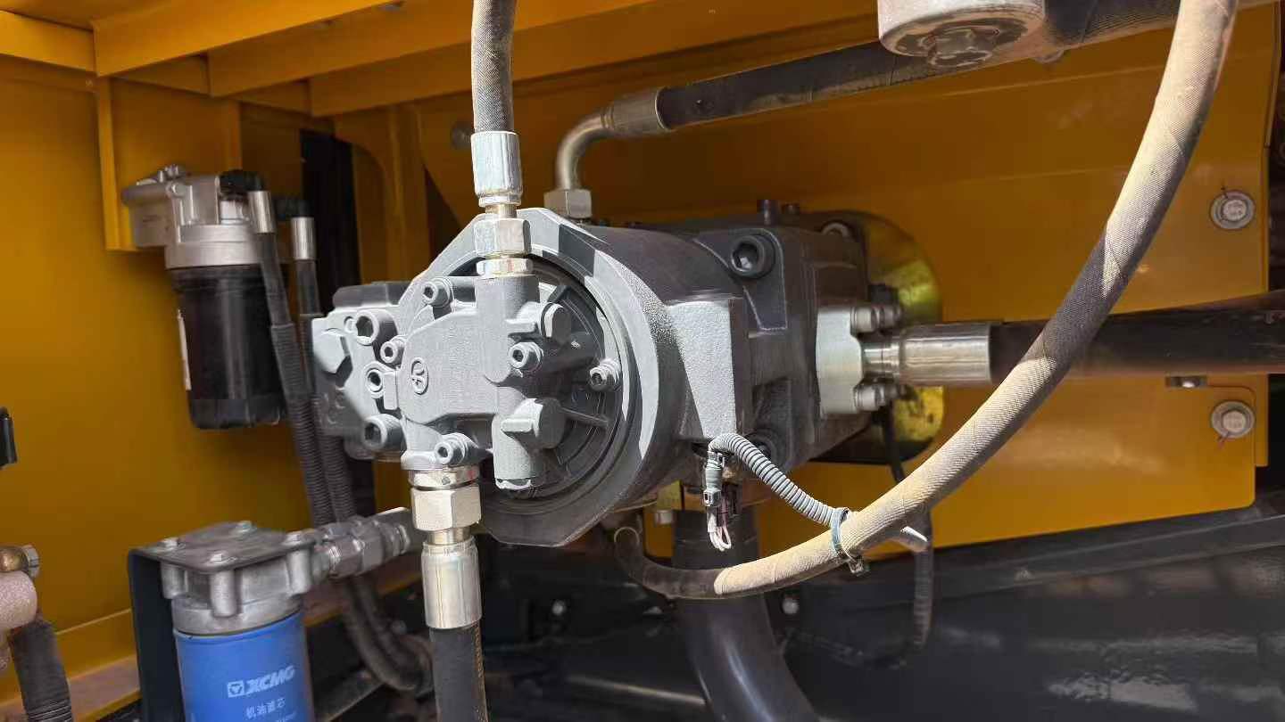 Compre Excavadora XCMG XE200 Usada / 8