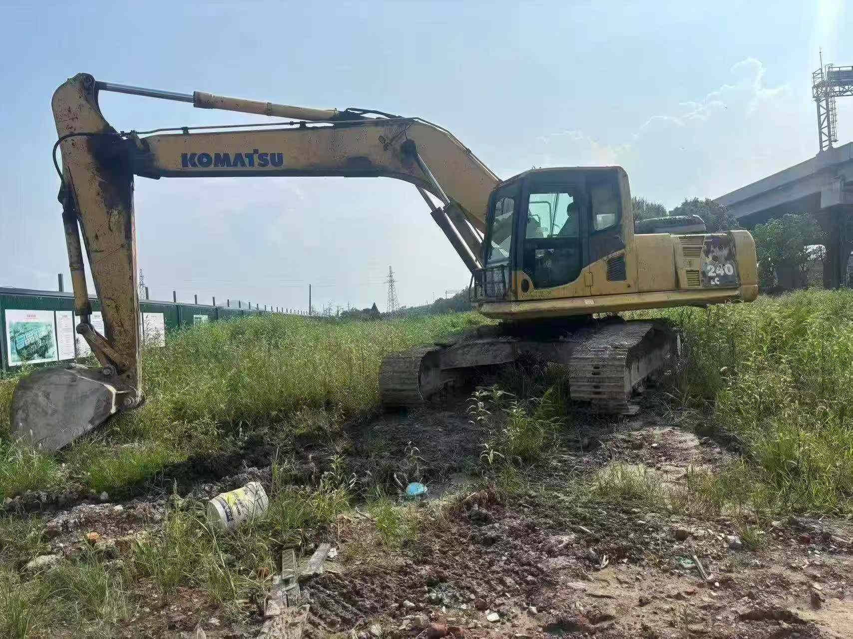Buy Komatsu PC240-6 Used Excavator / 5