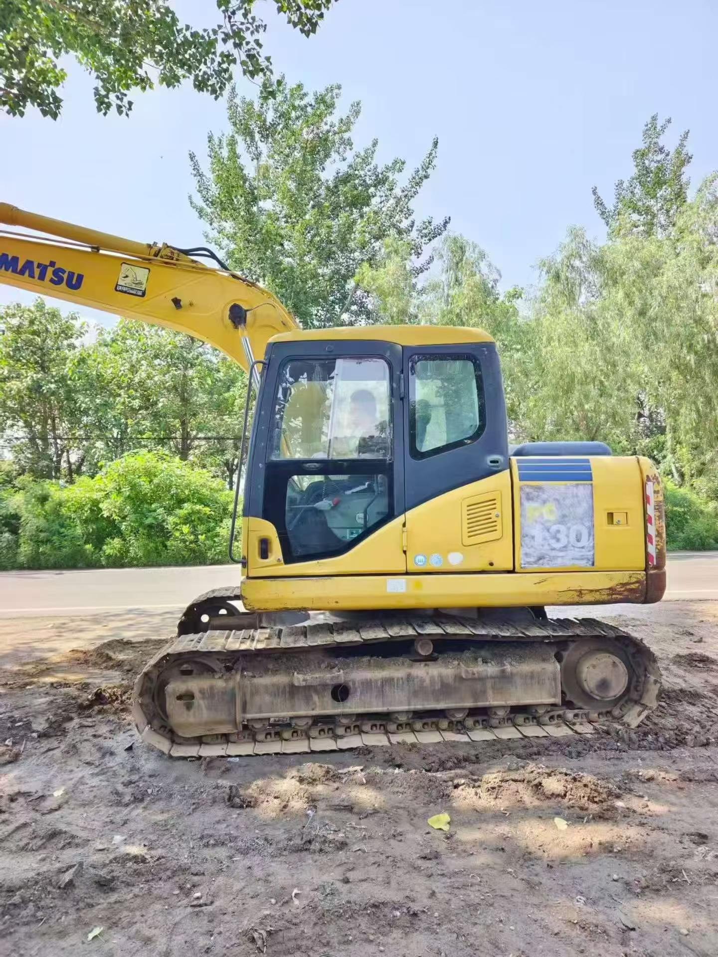Buy Komatsu PC130-7 Used Excavator / 3