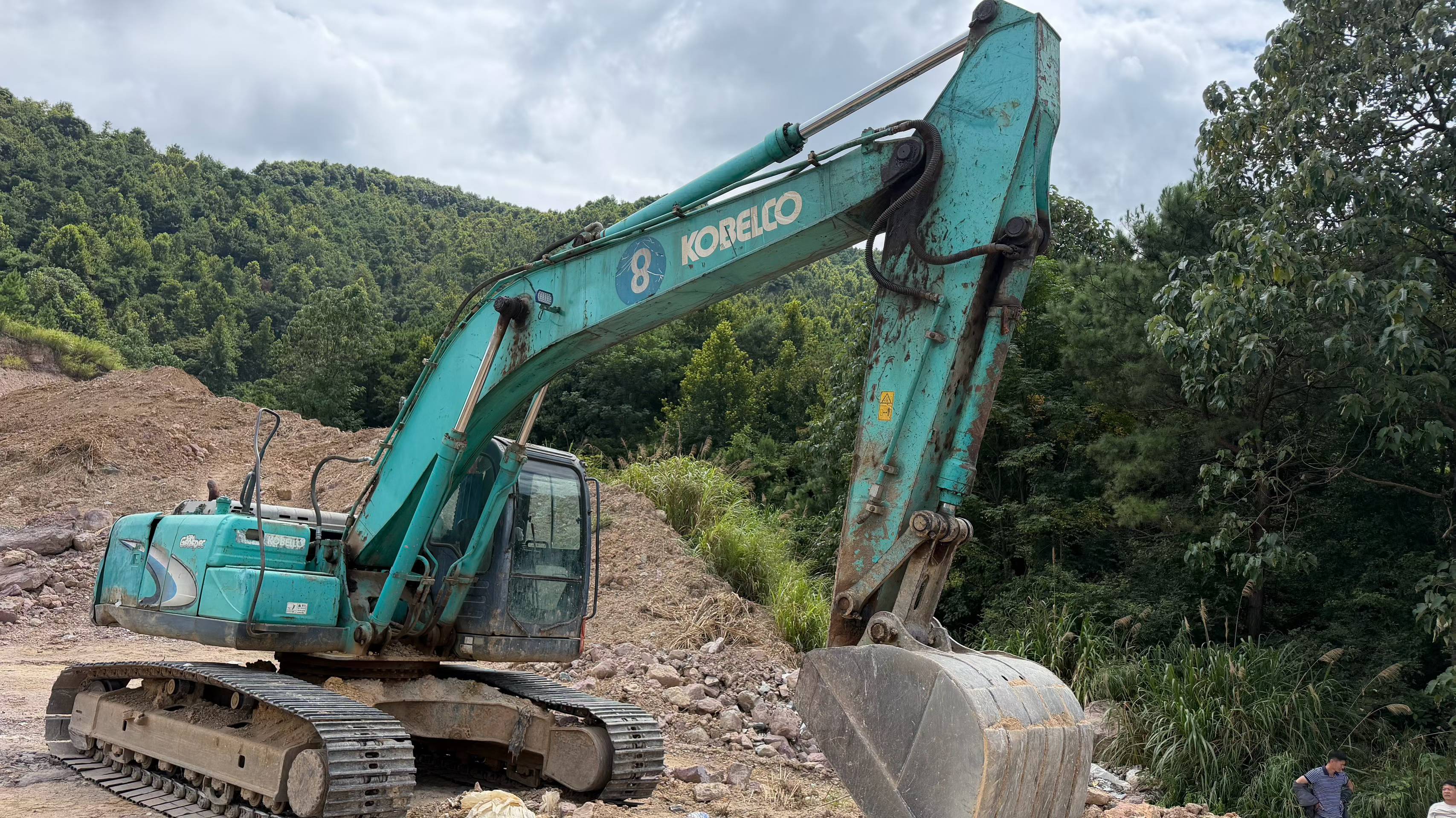 Buy Kobelco SK210-6 Used Excavator / 1