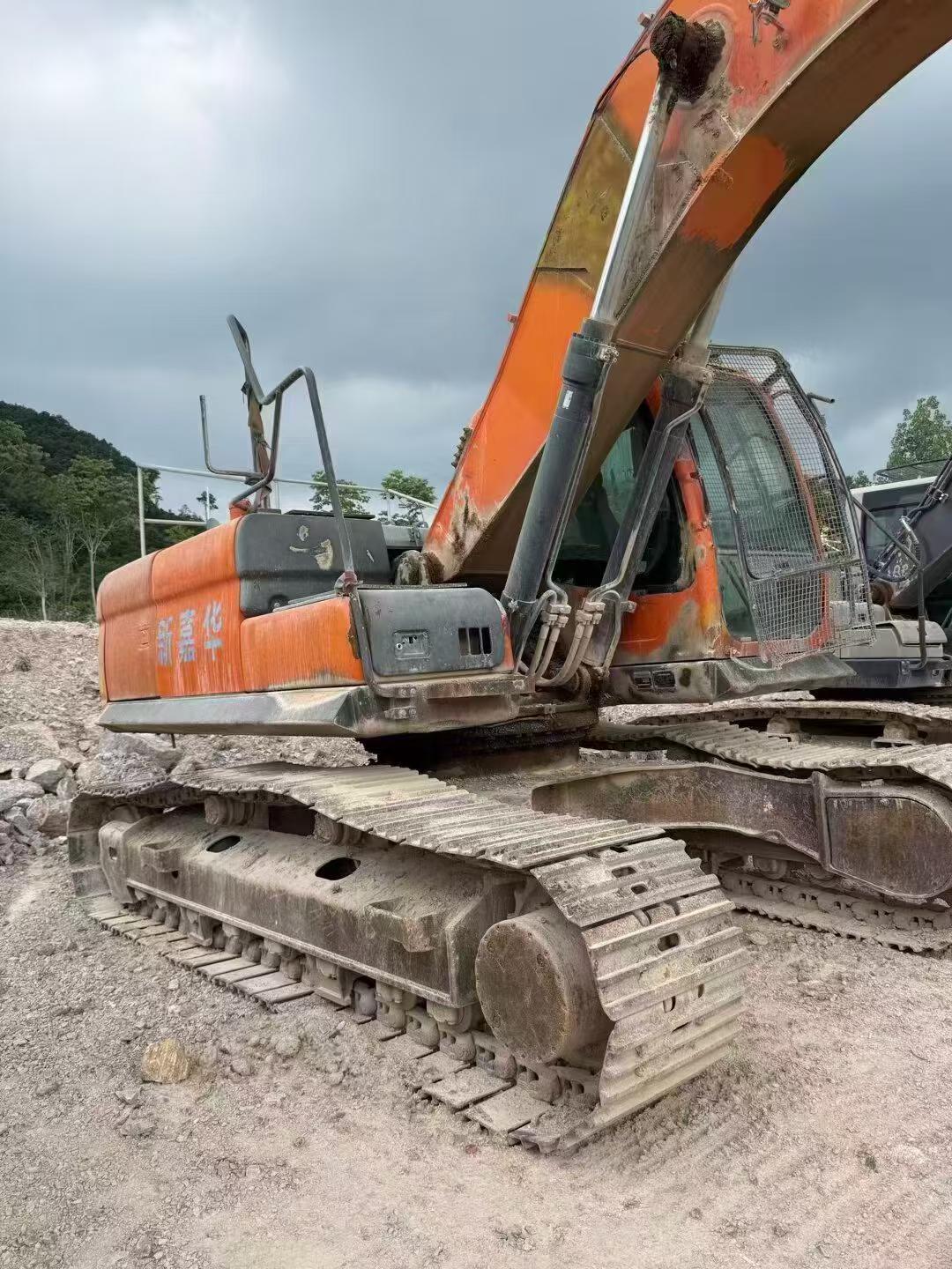 Buy Doosan DX230LC Used Excavator / 1