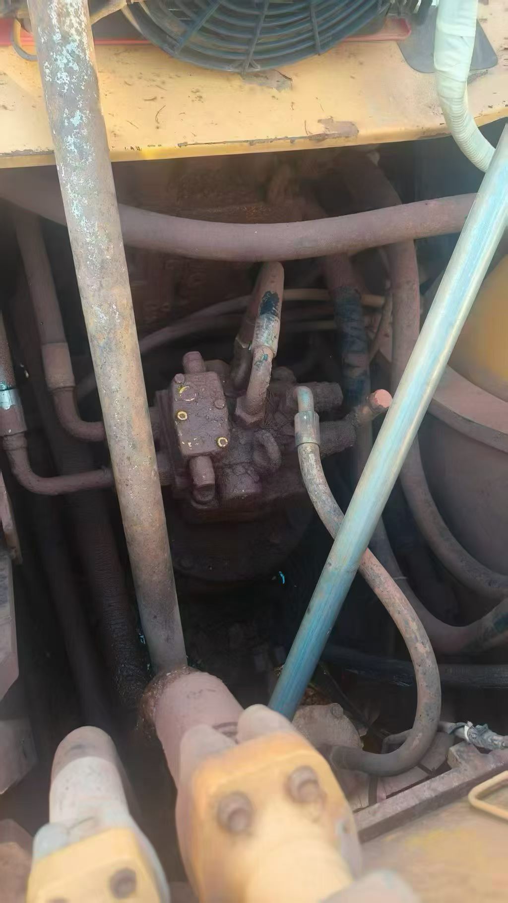 Buy Sany SY215C-8 Used Excavator / 5 Buy Sany SY215C-8 Used Excavator / 5