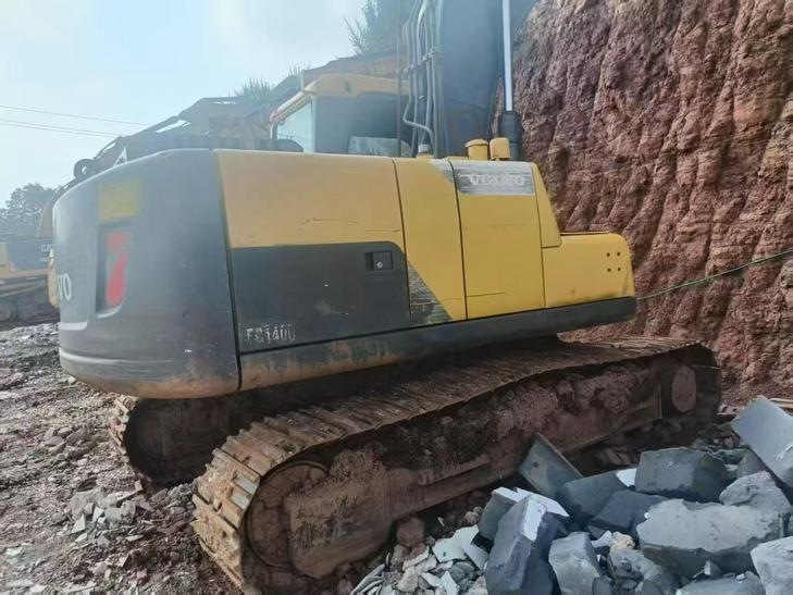 Buy Volvo L120E Used Excavator / 1