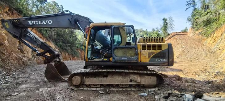 Buy Volvo EC210B Used Excavator / 1