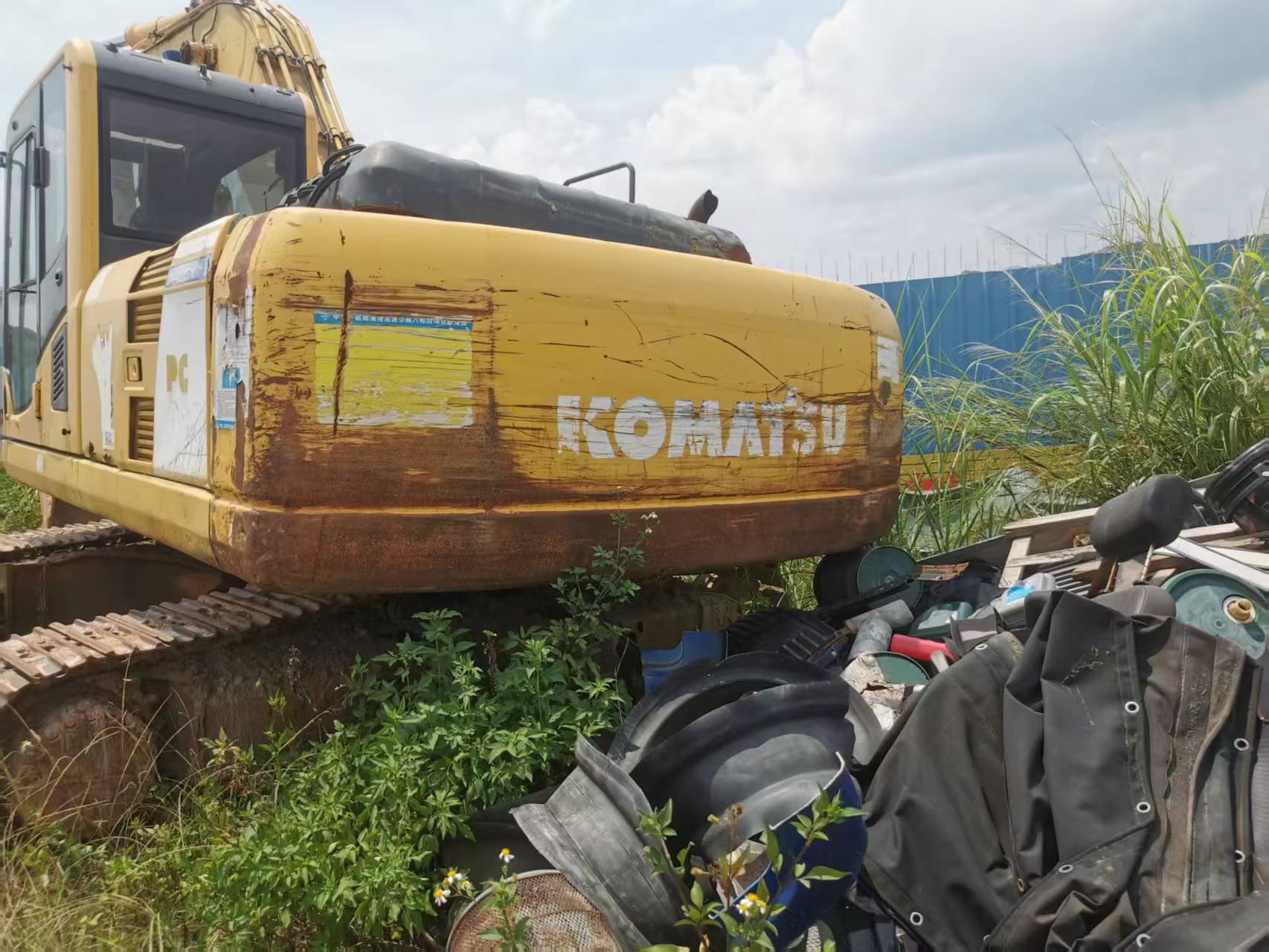 Buy Komatsu PC220-8 Used Excavator / 3 Buy Komatsu PC220-8 Used Excavator / 3